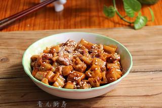 糖<a href=/shicai/diaoweipin/Cu/index.html target=_blank><u>醋</u></a><a href=/shicai/shucai/LianOu/index.html target=_blank><u>莲<a href=/shicai/shucai/Ou/index.html target=_blank><u>藕</u></a></u></a>肉丁