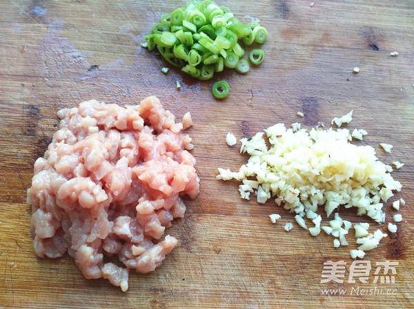 肉末烤<a href=/shicai/shucai/QieZi/index.html target=_blank><u>茄子</u></a>的做法