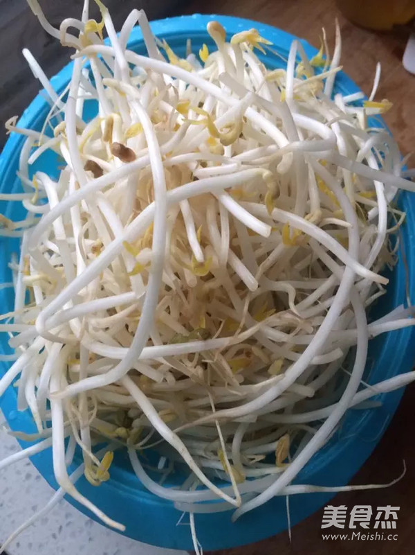 <a href=/shicai/diaoweipin/Cu/index.html target=_blank><u>醋</u></a>溜豆<a href=/shicai/shucai/YaCai/index.html target=_blank><u>芽菜</u></a>的做法