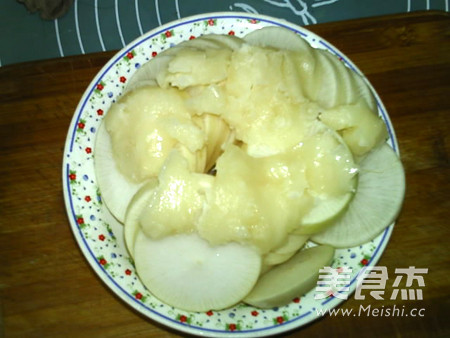 蜜蒸<a href=/shicai/shucai/LuoBo/index.html target=_blank><u>萝卜</u></a>的做法