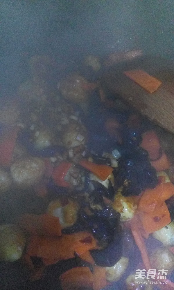 鱼香虎皮<a href=/shicai/rouqin/AnChun/index.html target=_blank><u>鹌鹑</u></a>蛋的做法