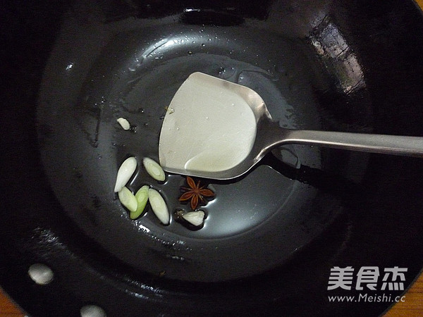 <a href=/shicai/shucai/XiangGu/index.html target=_blank><u>香菇</u></a>冻<a href=/shicai/mimian/DouFu/index.html target=_blank><u>豆腐</u></a>烧<a href=/shicai/rouqin/AnChun/index.html target=_blank><u>鹌鹑</u></a>蛋的做法