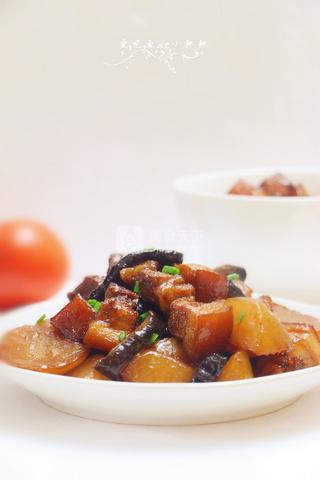 <a href=/shicai/shucai/LuoBo/index.html target=_blank><u>萝卜</u></a><a href=/shicai/rouqin/WuHuaRou/index.html target=_blank><u>五花肉</u></a>