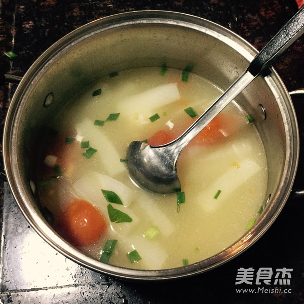 <a href=/shicai/shucai/LuoBo/index.html target=_blank><u>萝卜</u></a>番茄煲<a href=/shicai/shuichanpin/YuWei/index.html target=_blank><u>鱼尾</u></a>的做法