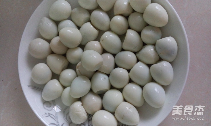 鱼香虎皮<a href=/shicai/rouqin/AnChun/index.html target=_blank><u>鹌鹑</u></a>蛋的做法