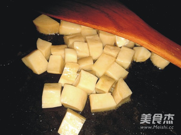 宫保<a href=/shicai/shucai/XingBaoGu/index.html target=_blank><u><a href=/shicai/guopin/Xing/index.html target=_blank><u>杏</u></a>鲍菇</u></a>的做法