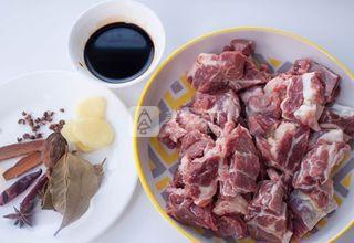 红烧<a href=/shicai/rouqin/NiuNan/index.html target=_blank><u>牛腩</u></a>