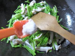 <a href=/shicai/shucai/QinCai/index.html target=_blank><u>芹菜</u></a>炒乌贼