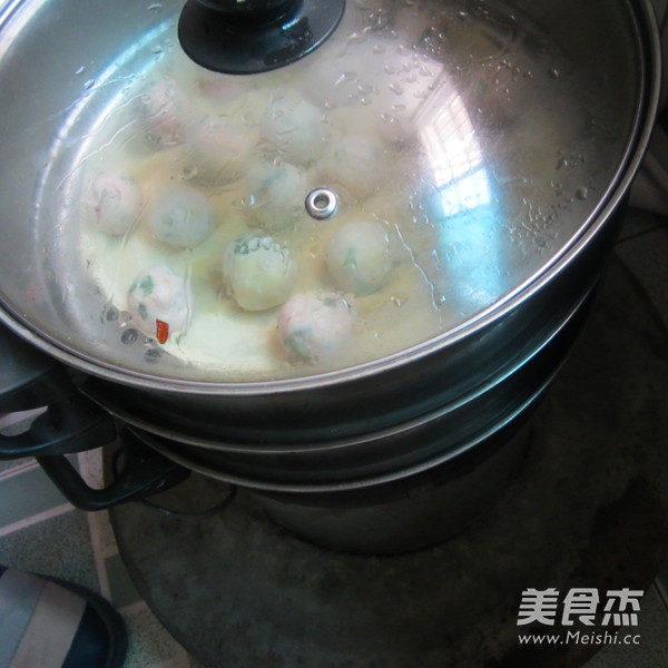 香葱<a href=/shicai/rouqin/ZhuRou/index.html target=_blank><u>猪肉</u></a>丸子的做法