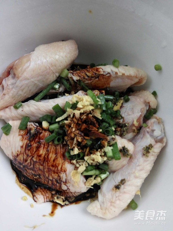 可乐<a href=/shicai/rouqin/JiChi/index.html target=_blank><u>鸡翅</u></a>的做法