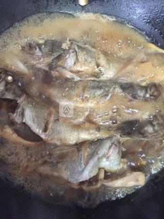 家常炖<a href=/shicai/shuichanpin/HeiYu/index.html target=_blank><u>黑鱼</u></a>