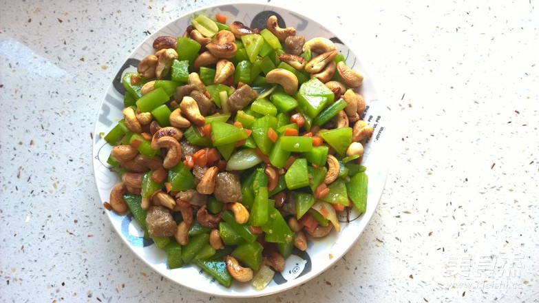 <a href=/shicai/shucai/WoSun/index.html target=_blank><u>莴笋</u></a><a href=/shicai/guopin/YaoGuo/index.html target=_blank><u>腰果</u></a><a href=/shicai/rouqin/NiuRou/index.html target=_blank><u>牛肉</u></a>丁的做法