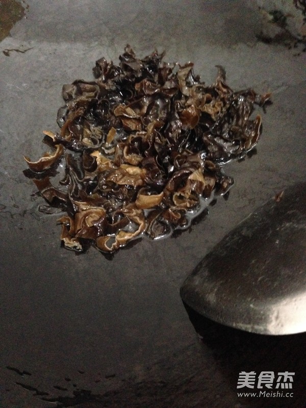 <a href=/shicai/shucai/BaiCai/index.html target=_blank><u>白菜</u></a><a href=/shicai/mimian/YouMianJin/index.html target=_blank><u>油面筋</u></a>的做法