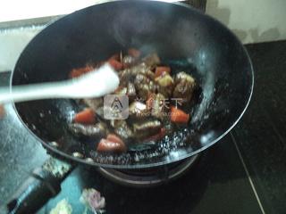 红<a href=/shicai/shucai/LuoBo/index.html target=_blank><u>萝卜</u></a>烧<a href=/shicai/rouqin/PaiGu/index.html target=_blank><u>排骨</u></a>