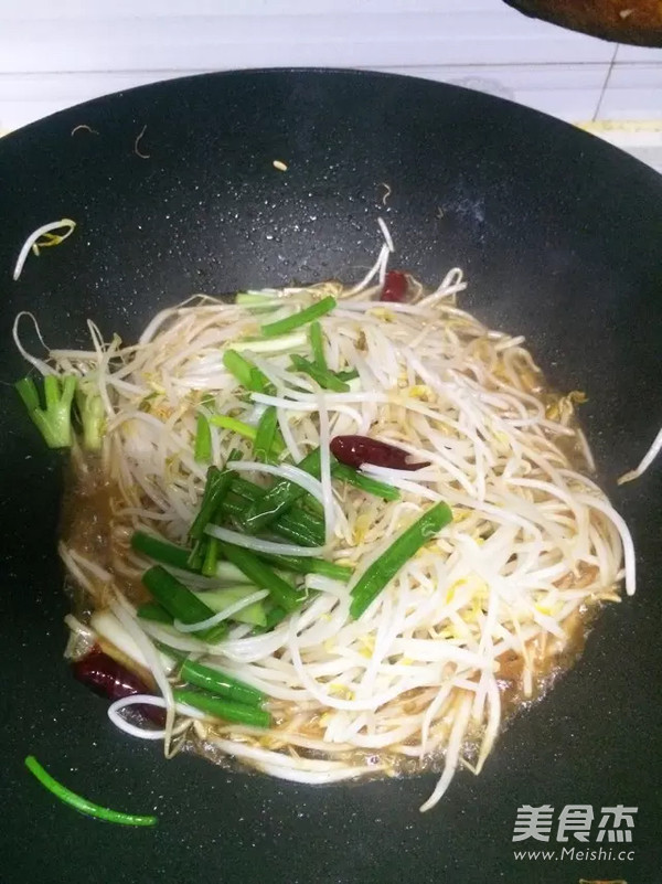 <a href=/shicai/diaoweipin/Cu/index.html target=_blank><u>醋</u></a>溜豆<a href=/shicai/shucai/YaCai/index.html target=_blank><u>芽菜</u></a>的做法