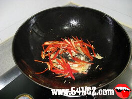 <a href=/shicai/shucai/JiuCaiHua/index.html target=_blank><u><a href=/shicai/shucai/JiuCai/index.html target=_blank><u>韭菜</u></a>花</u></a>炒肉丝怎么做3