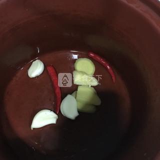 卤<a href=/shicai/rouqin/AnChun/index.html target=_blank><u>鹌鹑</u></a>蛋