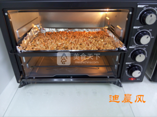 烤<a href=/shicai/guopin/HuaSheng/index.html target=_blank><u>花生</u></a>