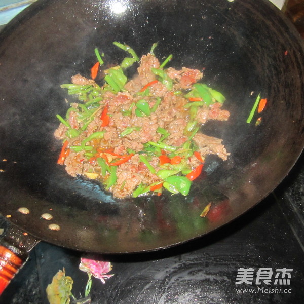 孜然啤酒<a href=/shicai/rouqin/NiuRou/index.html target=_blank><u>牛肉</u></a>的做法