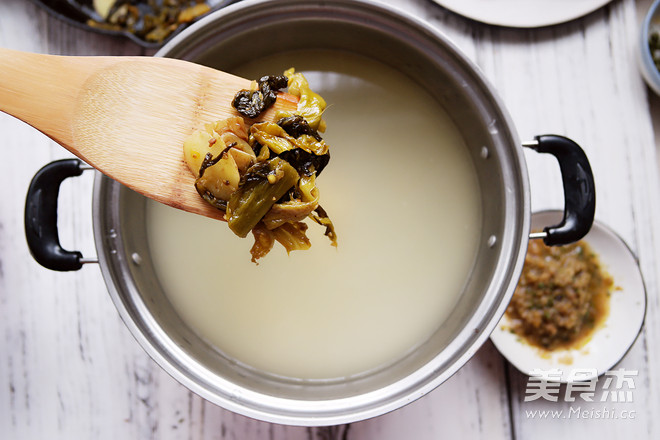 酸辣鱼片火锅的做法