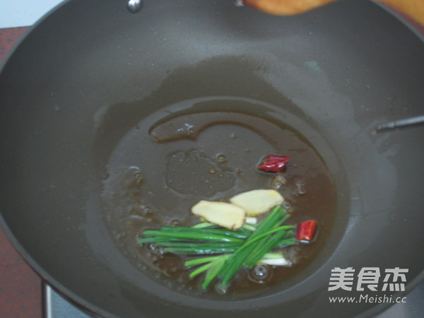 红烧<a href=/shicai/rouqin/AnChun/index.html target=_blank><u>鹌鹑</u></a>蛋的做法