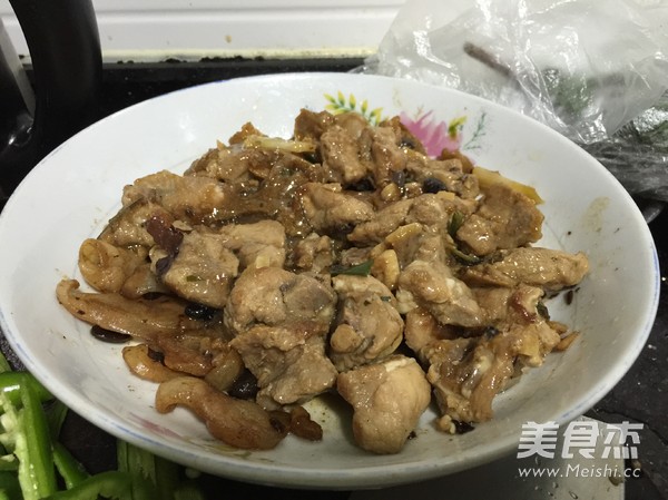 <a href=/shicai/shucai/LaJiao/index.html target=_blank><u>辣椒</u></a>红<a href=/shicai/shucai/LuoBo/index.html target=_blank><u>萝卜</u></a><a href=/shicai/rouqin/PaiGu/index.html target=_blank><u>排骨</u></a>的做法