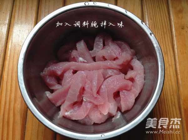 不油腻的软炸<a href=/shicai/rouqin/LiJi/index.html target=_blank><u>里脊</u></a>的做法