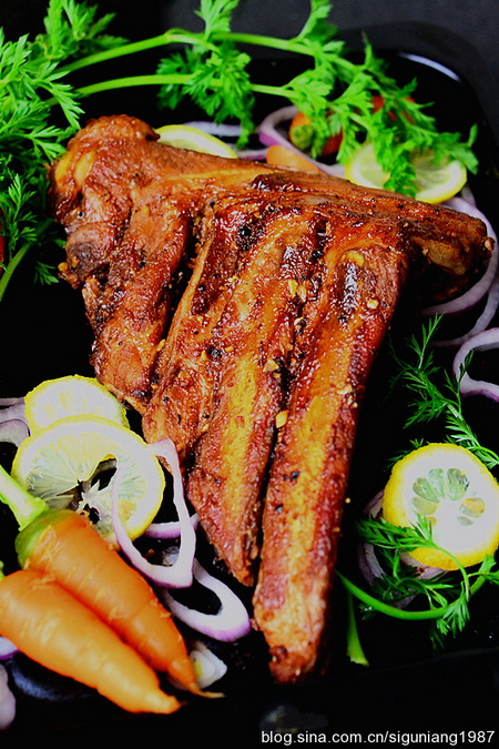 黑椒蜜汁烤<a href=/shicai/rouqin/PaiGu/index.html target=_blank><u>排骨</u></a>
