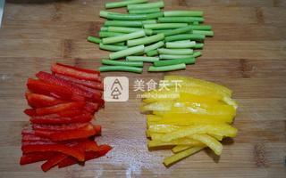 干煸<a href=/shicai/rouqin/NiuRou/index.html target=_blank><u>牛肉</u></a>丝