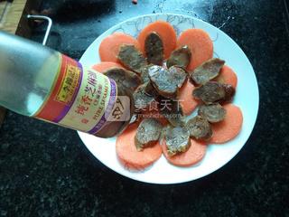 腊肠蒸红<a href=/shicai/shucai/LuoBo/index.html target=_blank><u>萝卜</u></a>