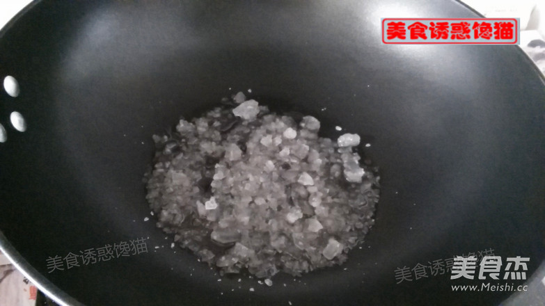 <a href=/shicai/shucai/XiangYu/index.html target=_blank><u>香芋</u></a>红烧肉的做法