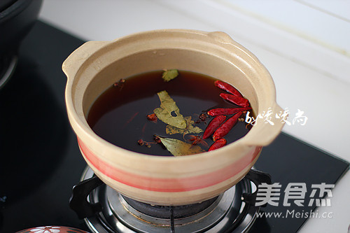 五香<a href=/shicai/rouqin/AnChun/index.html target=_blank><u>鹌鹑</u></a>蛋的做法