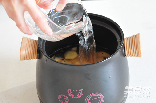 <a href=/shicai/shucai/ShanYao/index.html target=_blank><u>山药</u></a><a href=/shicai/shucai/HongShu/index.html target=_blank><u>红薯</u></a>糖水的做法