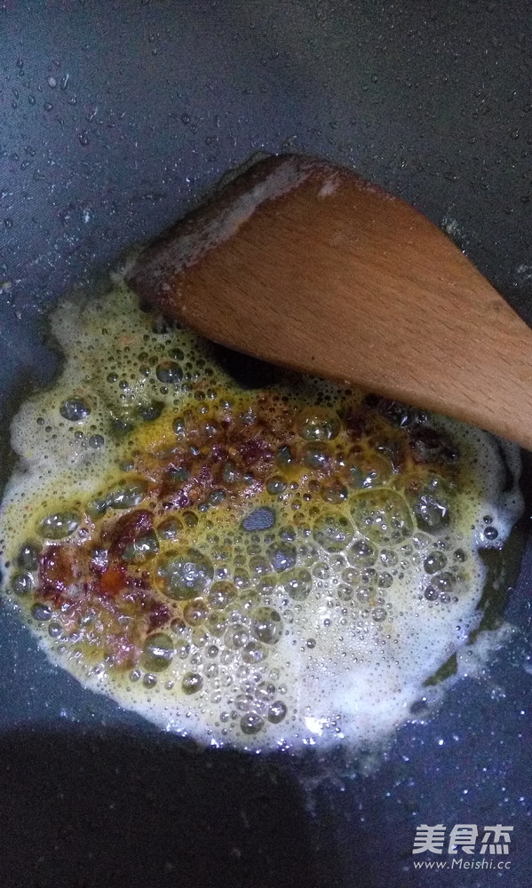 鱼香虎皮<a href=/shicai/rouqin/AnChun/index.html target=_blank><u>鹌鹑</u></a>蛋的做法