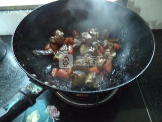 红<a href=/shicai/shucai/LuoBo/index.html target=_blank><u>萝卜</u></a>烧<a href=/shicai/rouqin/PaiGu/index.html target=_blank><u>排骨</u></a>