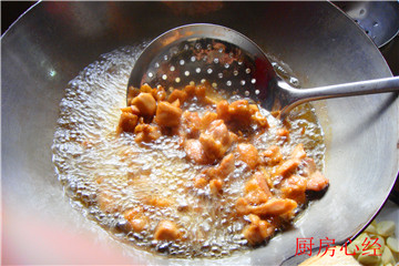 重庆辣子鸡步骤5