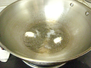 红烧<a href=/shicai/shuichanpin/JiYu/index.html target=_blank><u>鲫鱼</u></a>