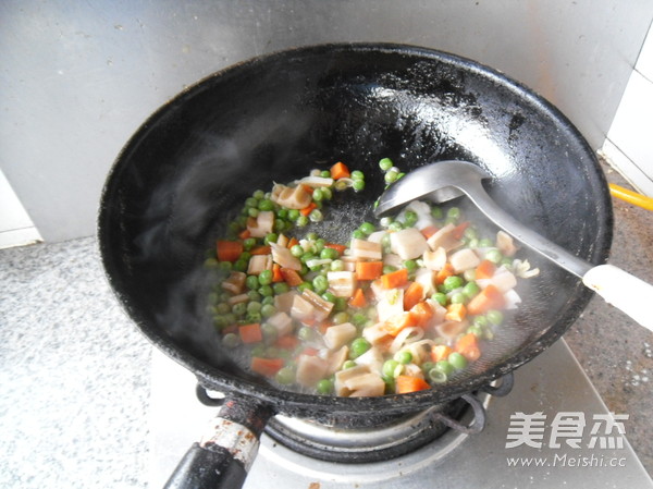 <a href=/shicai/shucai/LianOu/index.html target=_blank><u>莲<a href=/shicai/shucai/Ou/index.html target=_blank><u>藕</u></a></u></a><a href=/shicai/shucai/WanDou/index.html target=_blank><u>豌豆</u></a>粒的做法