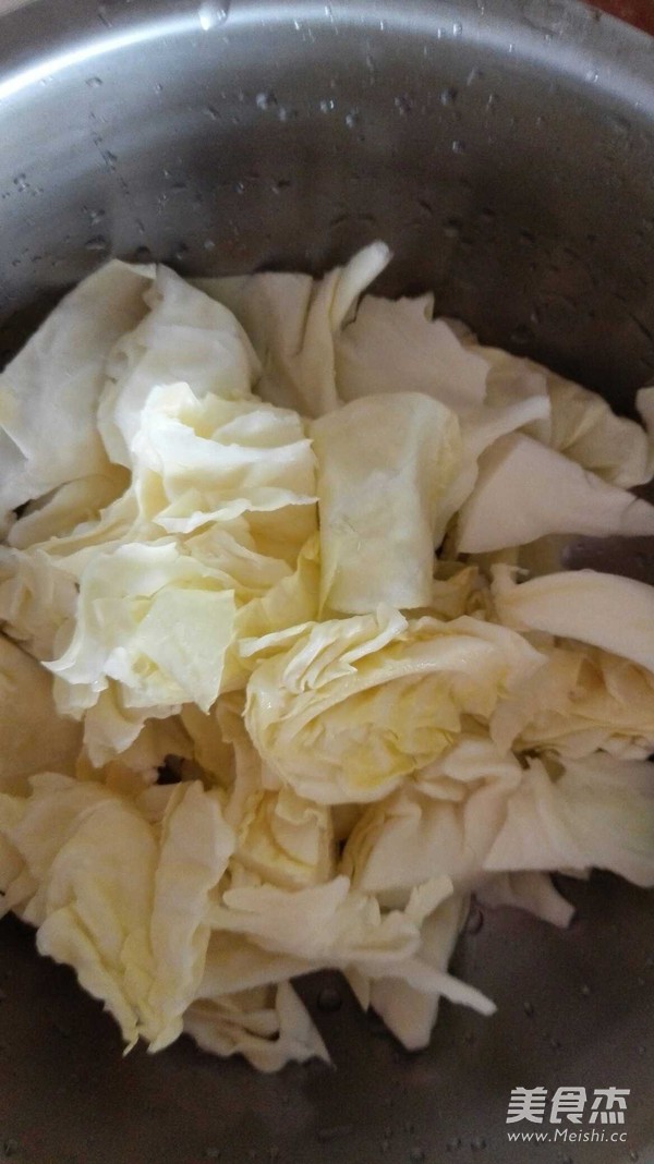 酱<a href=/shicai/mimian/XiangGan/index.html target=_blank><u>香干</u></a>锅的做法