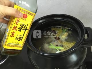 <a href=/shicai/rouqin/NiuPai/index.html target=_blank><u>牛排</u></a>清炖白<a href=/shicai/shucai/LuoBo/index.html target=_blank><u>萝卜</u></a>