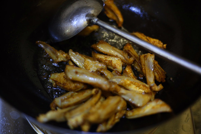 孜然<a href=/shicai/rouqin/JiCuiGu/index.html target=_blank><u>鸡<a href=/shicai/rouqin/CuiGu/index.html target=_blank><u>脆骨</u></a></u></a>的做法