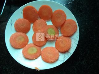 腊肠蒸红<a href=/shicai/shucai/LuoBo/index.html target=_blank><u>萝卜</u></a>