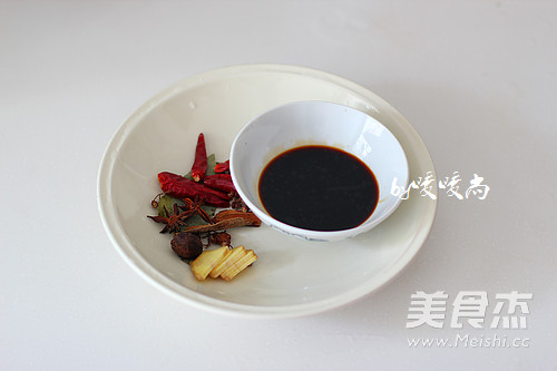 五香<a href=/shicai/rouqin/AnChun/index.html target=_blank><u>鹌鹑</u></a>蛋的做法