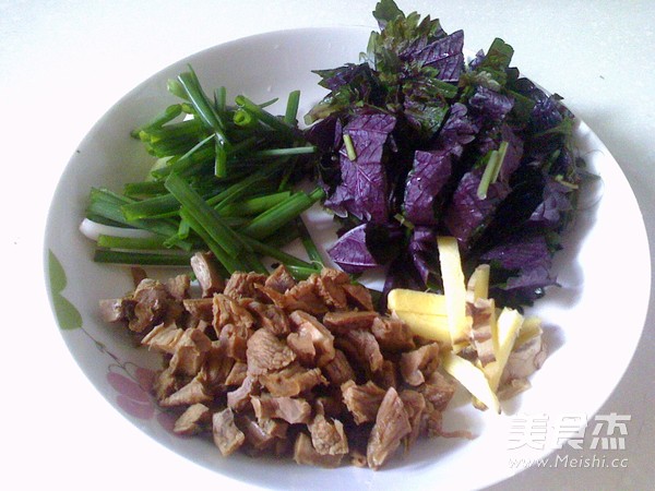 干烧<a href=/shicai/shuichanpin/LuYu/index.html target=_blank><u>鲈鱼</u></a>的做法