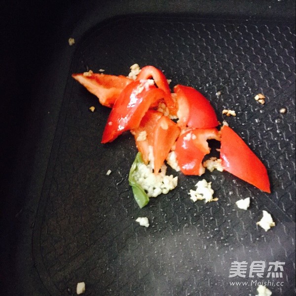 <a href=/shicai/shucai/GongCai/index.html target=_blank><u>贡菜</u></a>鱼蛋的做法