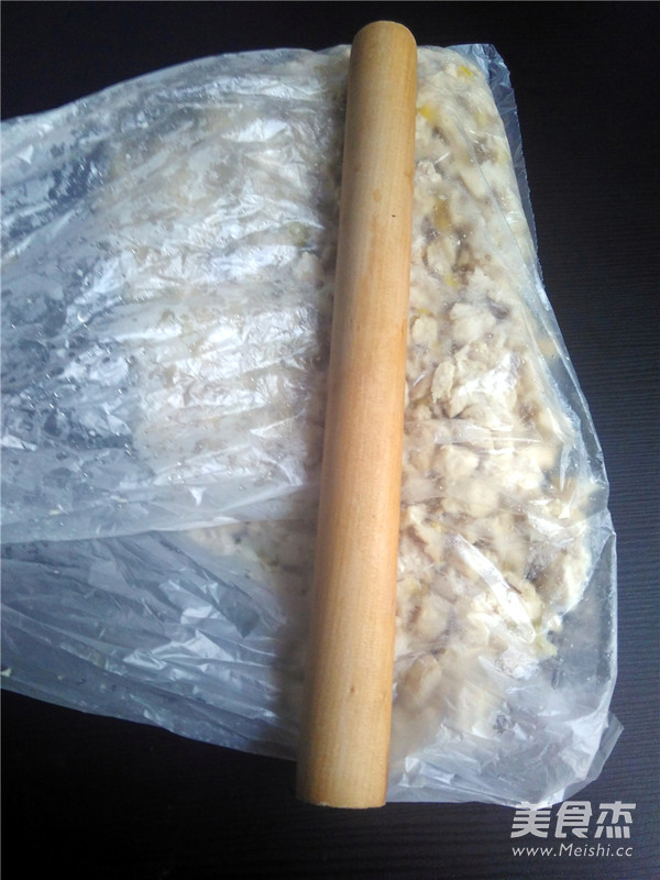 自制<a href=/shicai/rouqin/ZhengJi/index.html target=_blank><u>鸡肉</u></a>松的做法