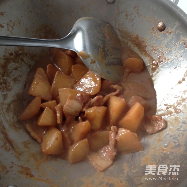 酱烧<a href=/shicai/shucai/LuoBo/index.html target=_blank><u>萝卜</u></a>的做法