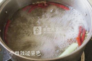 耗油鸡骨卤<a href=/shicai/guopin/HuaSheng/index.html target=_blank><u>花生</u></a>