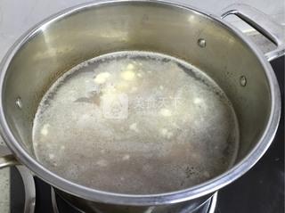 <a href=/shicai/rouqin/NiuPai/index.html target=_blank><u>牛排</u></a>清炖白<a href=/shicai/shucai/LuoBo/index.html target=_blank><u>萝卜</u></a>