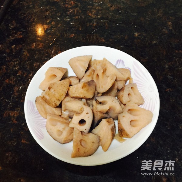 <a href=/shicai/rouqin/ZhuRou/index.html target=_blank><u>猪肉</u></a>焖<a href=/shicai/shucai/LianOu/index.html target=_blank><u>莲<a href=/shicai/shucai/Ou/index.html target=_blank><u>藕</u></a></u></a>的做法